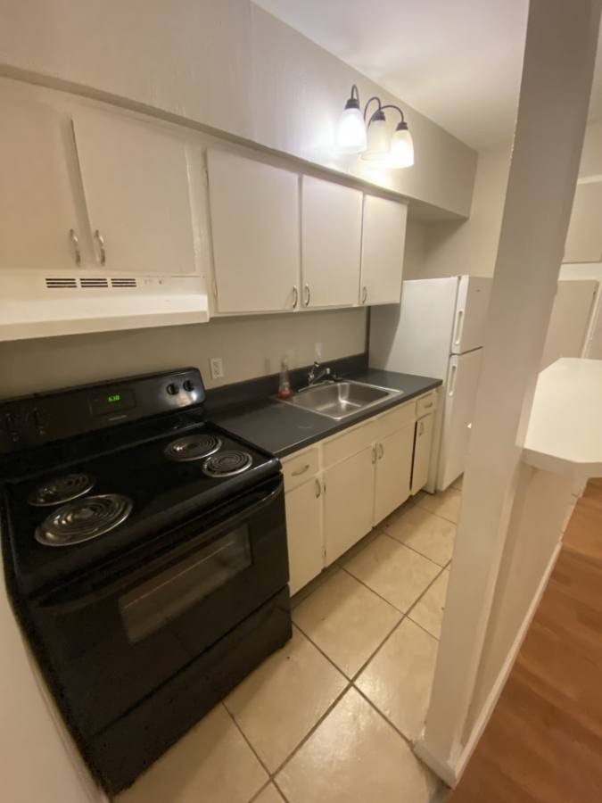 Apartment for rent at 502 W Alabama St, Houston, TX 77006