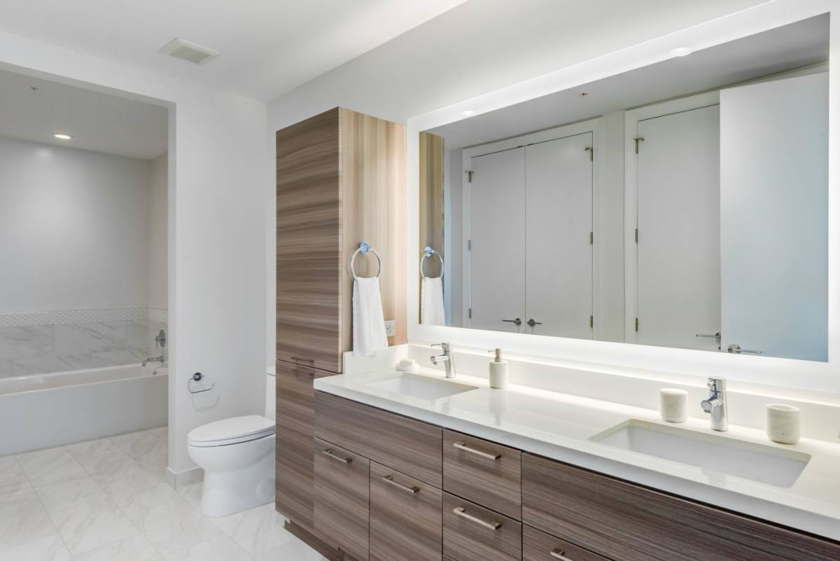 Apartment for rent at The Residences at Kirby Collection, 3200 Kirby Dr, Houston, TX 77098