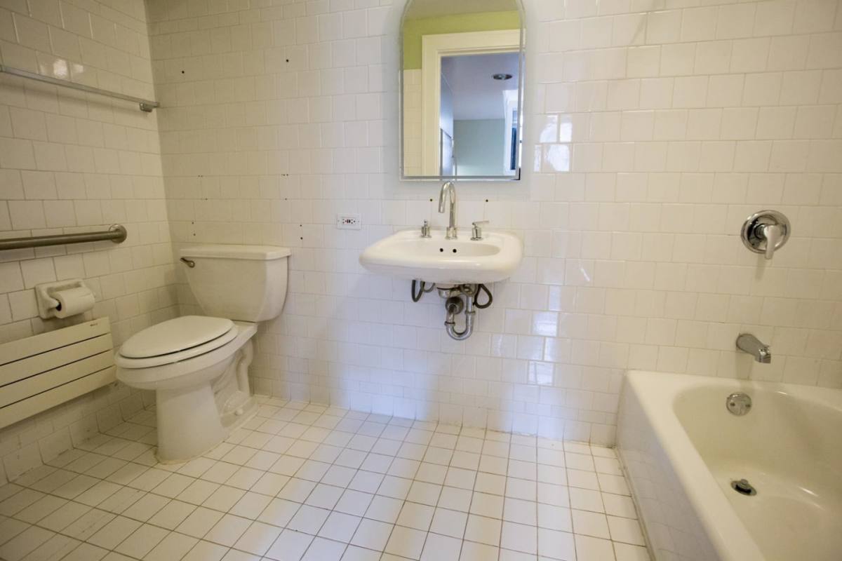 Apartment for rent at 5535 S Kimbark Ave, Chicago, IL 60637