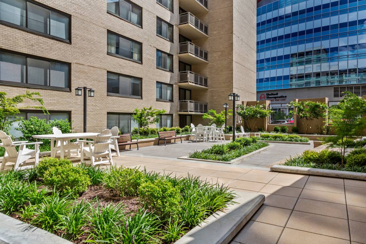 Apartment for rent at Cole Spring Plaza, 1001 Spring St, Silver Spring, MD 20910