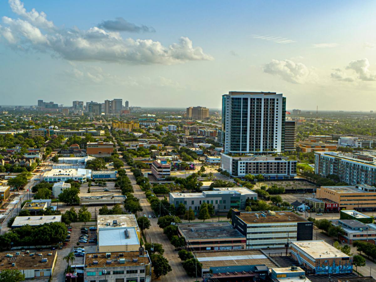 Apartment for rent at Drewery Place, 2850 Fannin St, Houston, TX 77002
