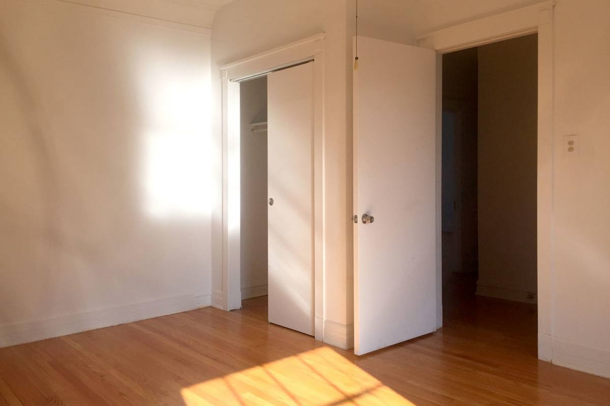 Apartment for rent at 5715-5725 S Kimbark Avenue, 5715 S Kimbark Ave, Chicago, IL 60661
