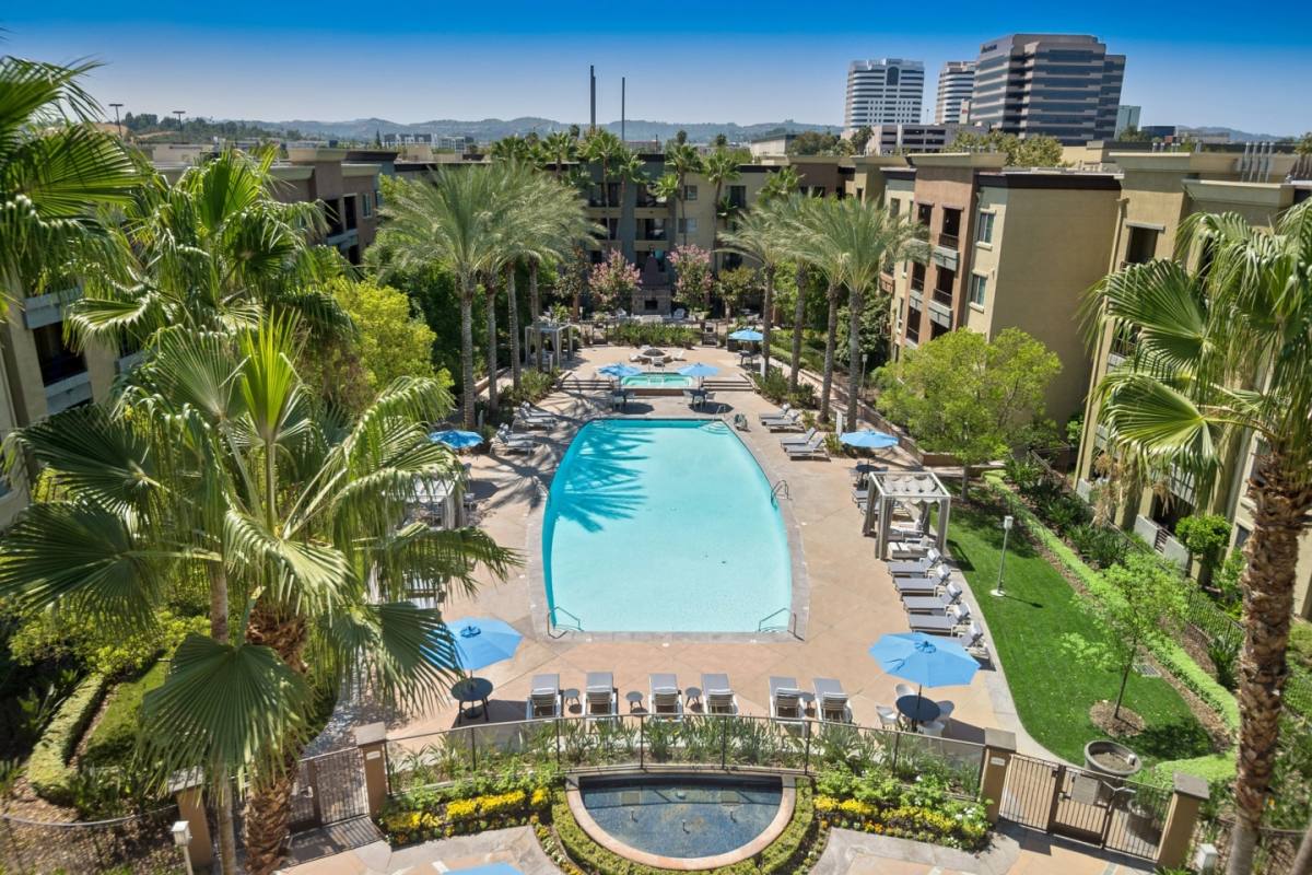 Apartment for rent at Amli Warner Center, 21200 Kittridge St, Canoga Park, CA 91303