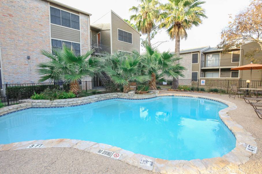 Apartment for rent at Woodstone Manor, 10250 Lands End Dr, Houston, TX 77099