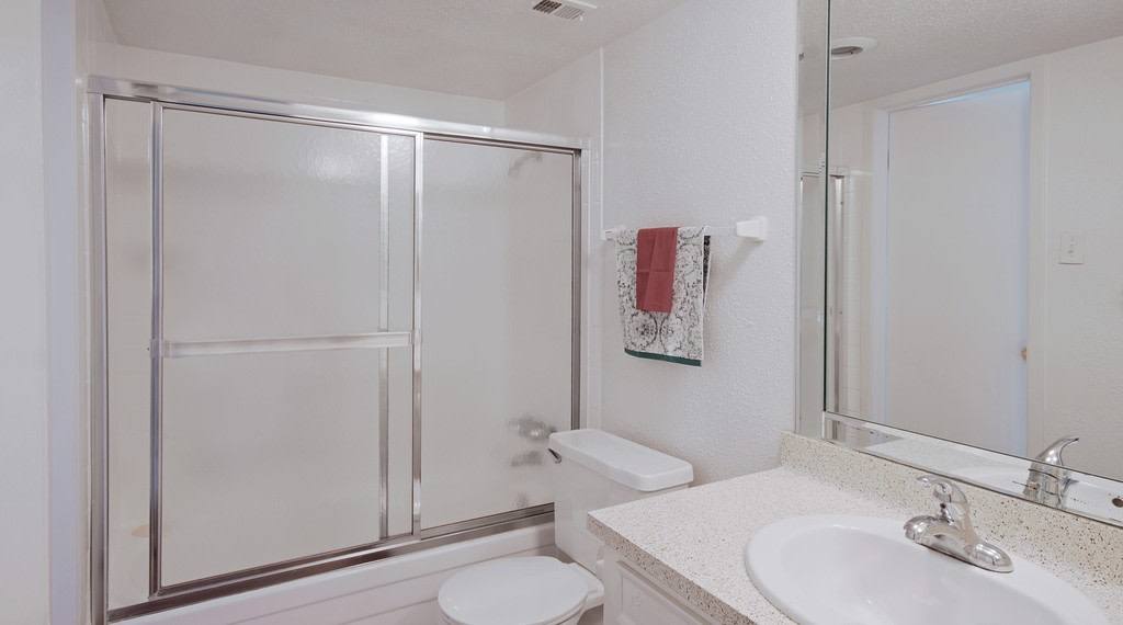 Apartment for rent at Pont Alba, 4301 Bissonnet St, Bellaire, TX 77401