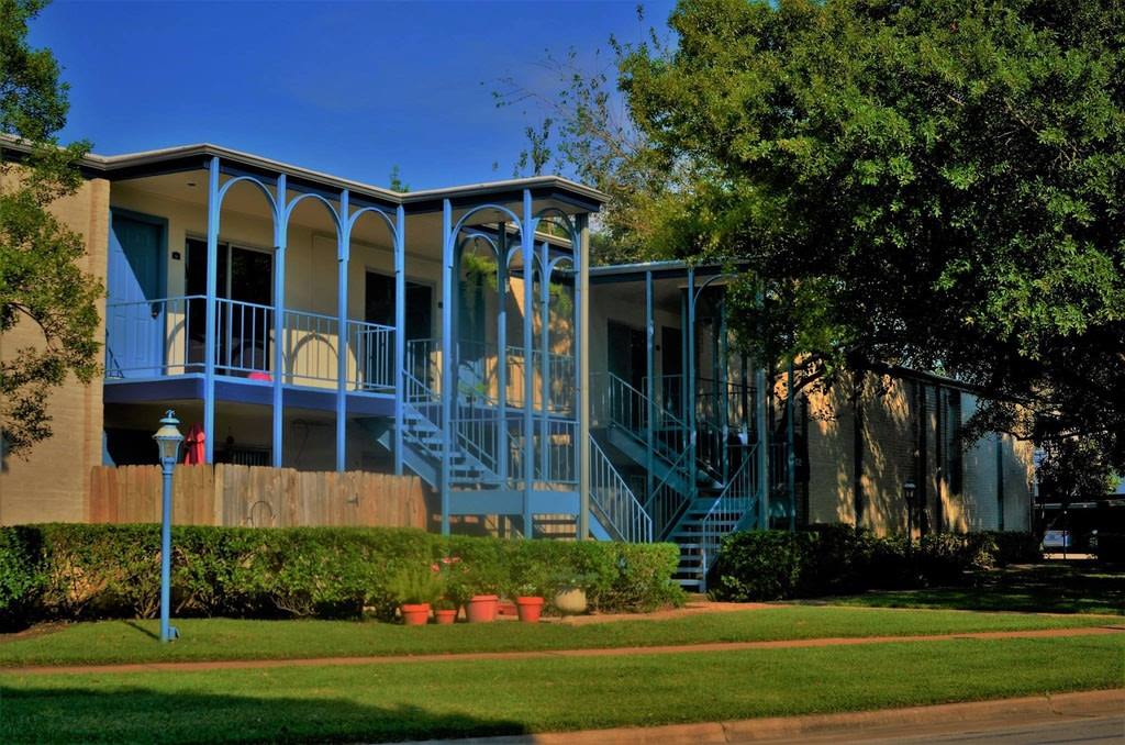 Apartment for rent at Pont Alba, 4301 Bissonnet St, Bellaire, TX 77401