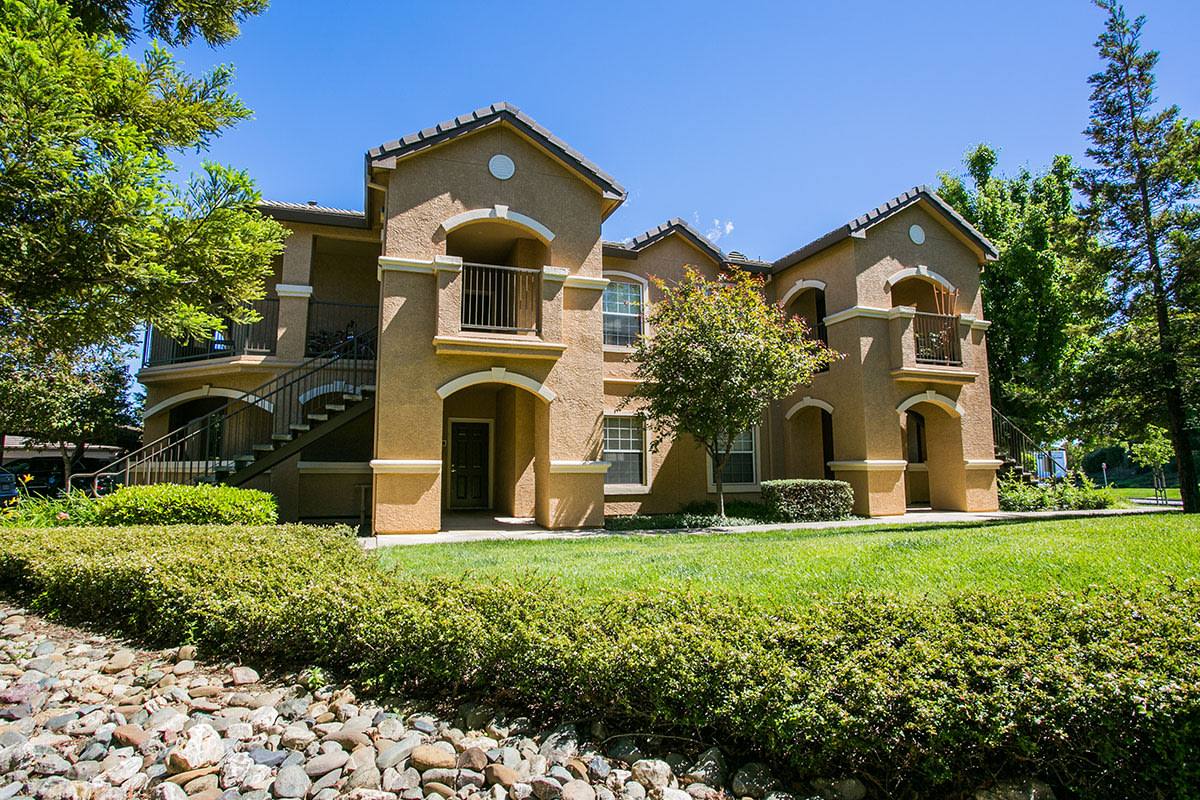 Apartment for rent at Rolling Oaks, 3700 Lyon Rd, Fairfield, CA 94534