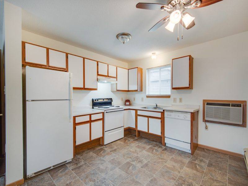 Apartment for rent at Oakhaven Estates, 1110-1150 7th St SE, Saint Cloud, MN 56304