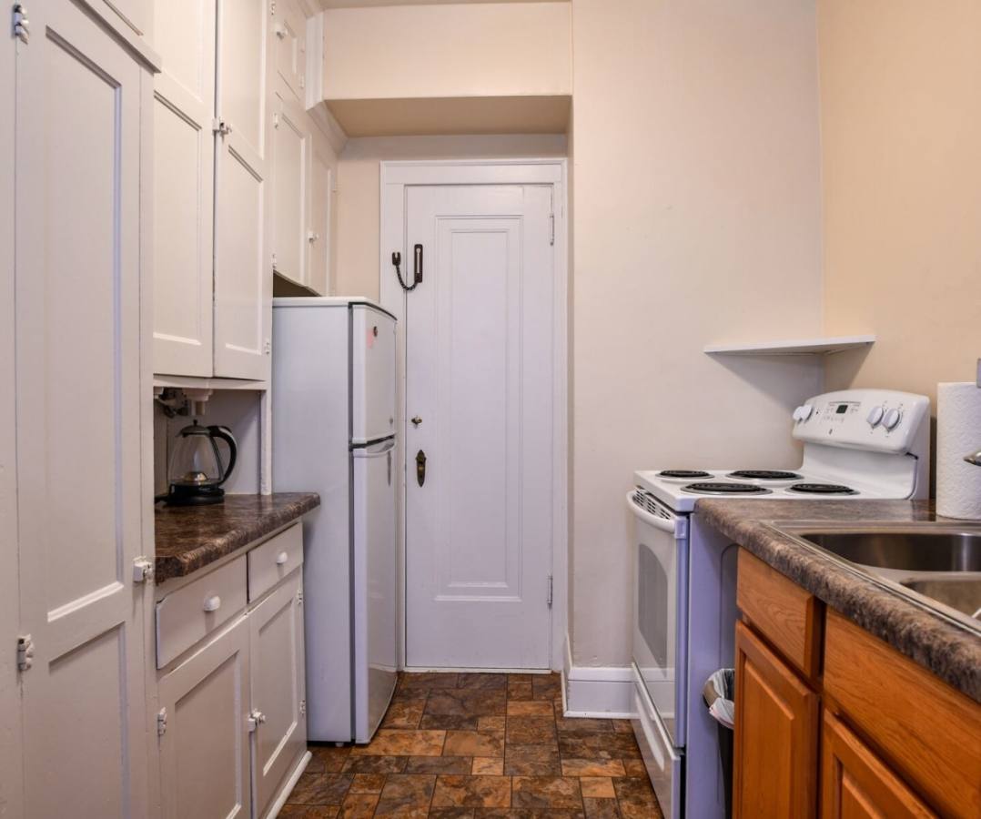 Apartment for rent at Hillside, 718 5th St SW, Rochester, MN 55902