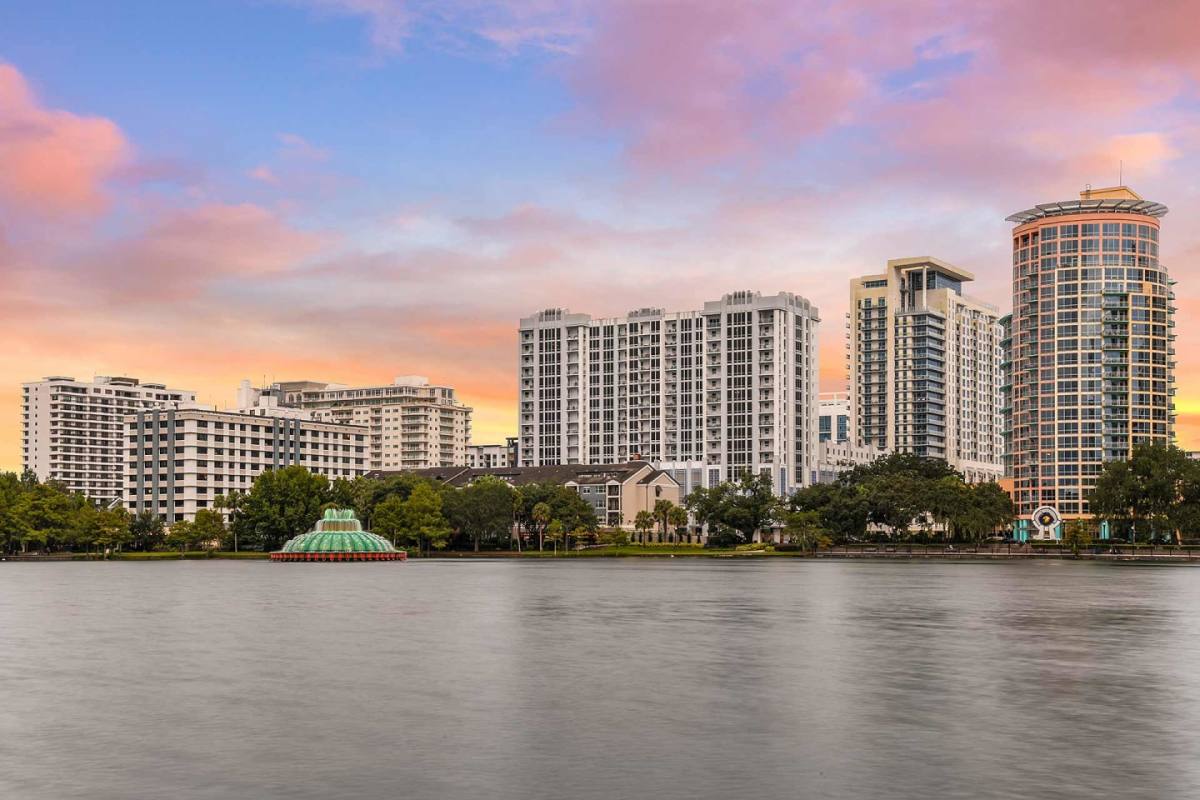Apartment for rent at The Paramount on Lake Eola, 415 E Pine St, Orlando, FL 32801