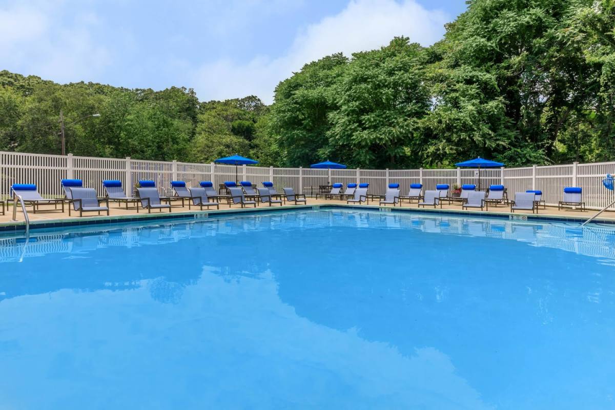 Apartment for rent at Nutmeg Woods, 84 Hawthorne Dr N, New London, CT 06320