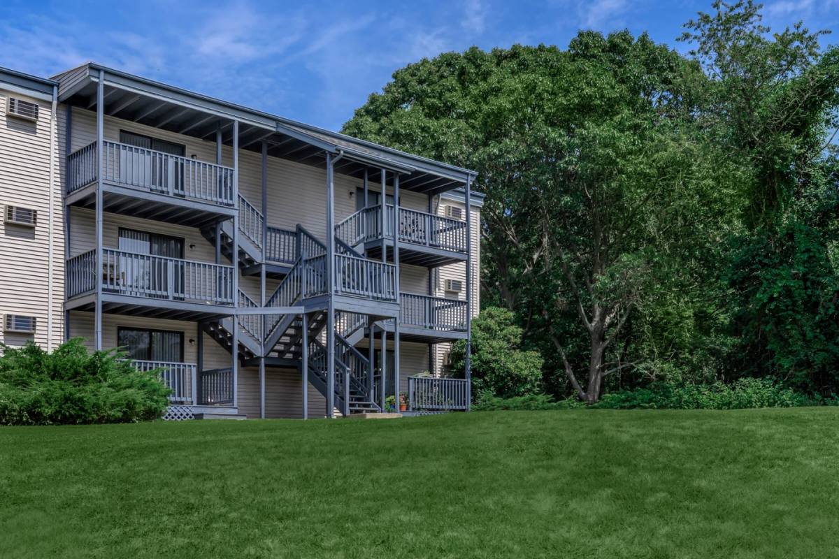 Apartment for rent at Nutmeg Woods, 84 Hawthorne Dr N, New London, CT 06320