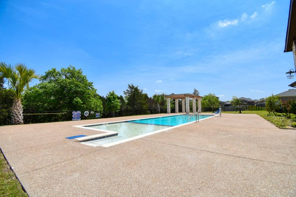 Apartment for rent at Clark Ridge Canyon, 8200 Clark Springs Dr, Dallas, TX 75236