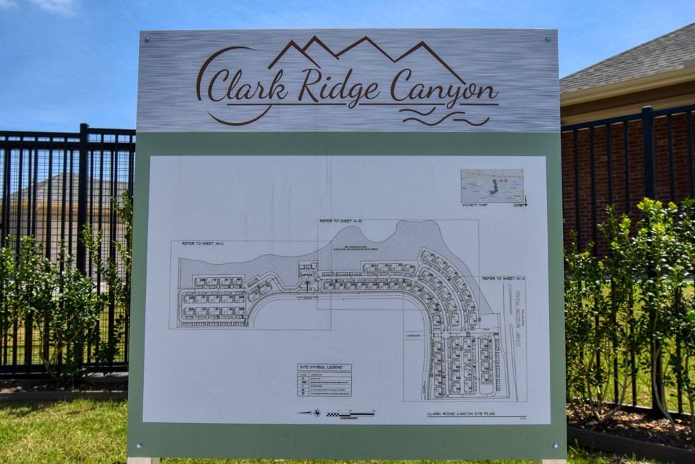 Apartment for rent at Clark Ridge Canyon, 8200 Clark Springs Dr, Dallas, TX 75236