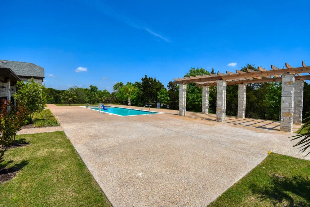 Apartment for rent at Clark Ridge Canyon, 8200 Clark Springs Dr, Dallas, TX 75236