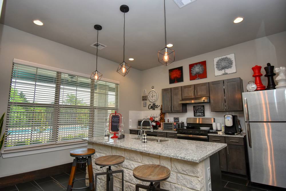 Apartment for rent at Clark Ridge Canyon, 8200 Clark Springs Dr, Dallas, TX 75236