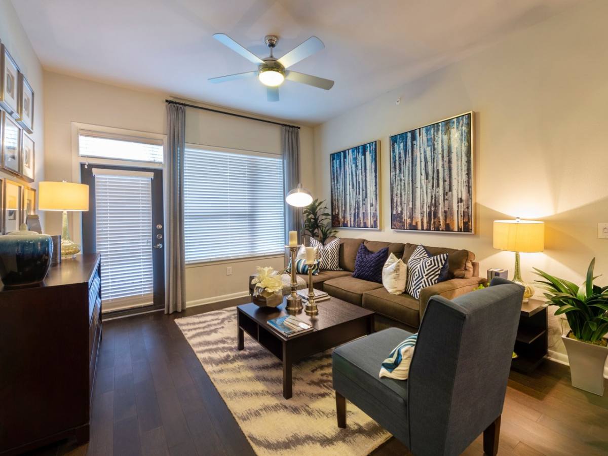 Apartment for rent at Elan Memorial Park, 920 Westcott St, Houston, TX 77007