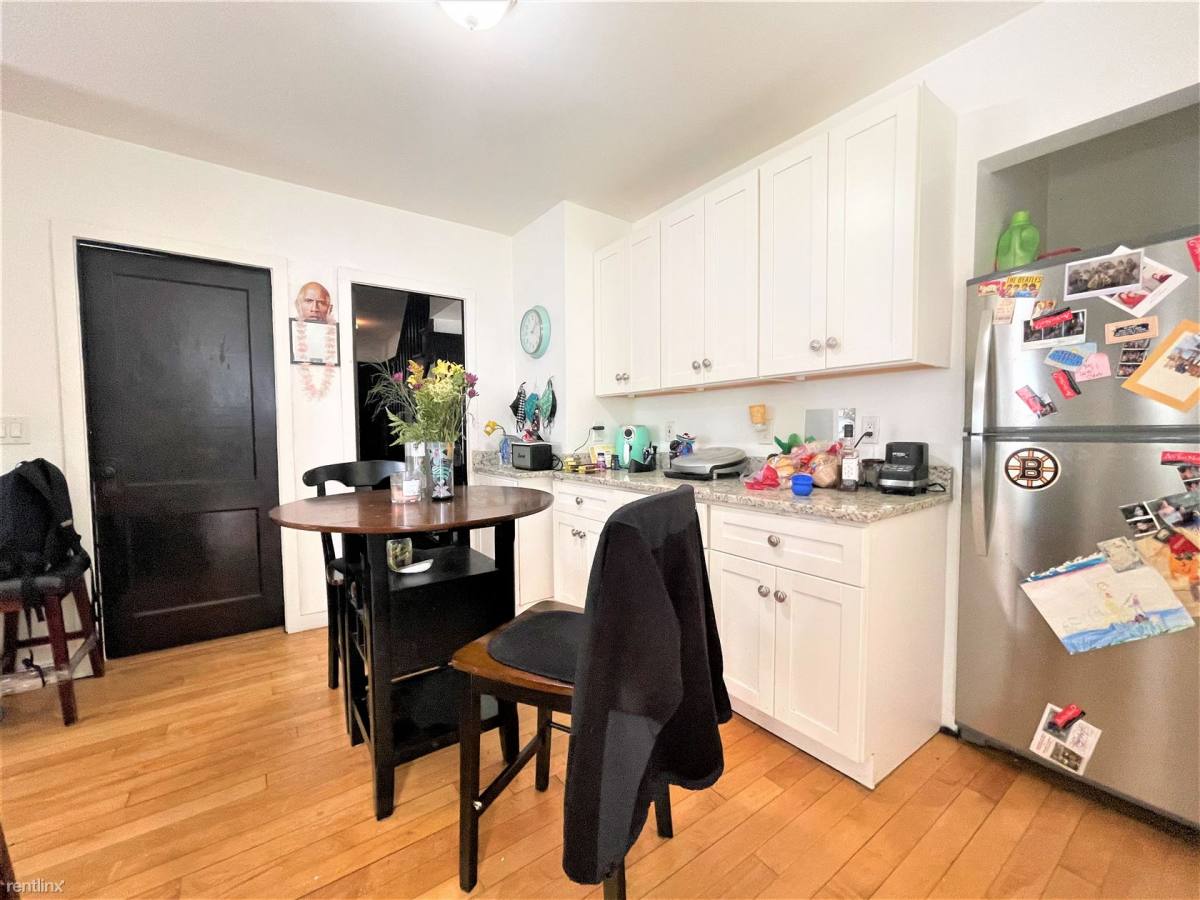 9 Dickson St, Somerville, MA 02144