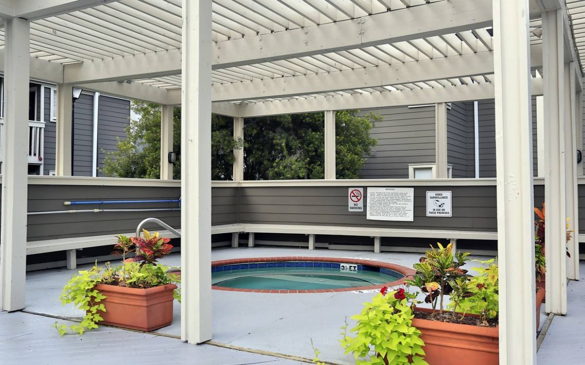 Apartment for rent at The Avenues of West Ashley, 2225 Ashley River Rd, Charleston, SC 29414