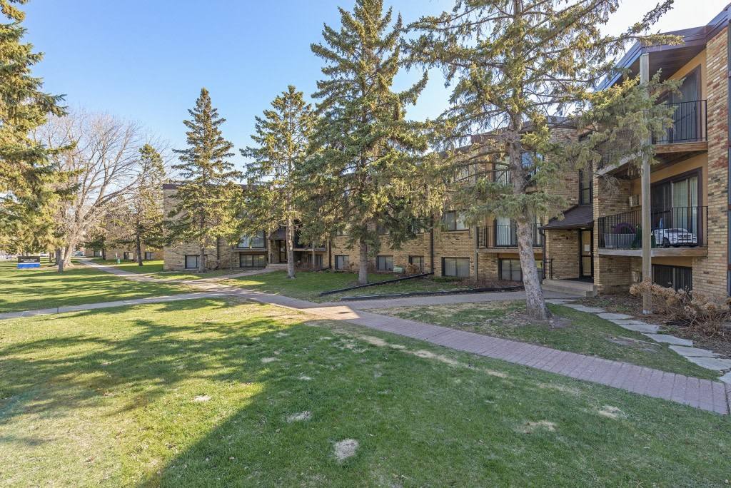 Apartment for rent at Fountain Terrace, 751 1st Ave NW, Saint Paul, MN 55112