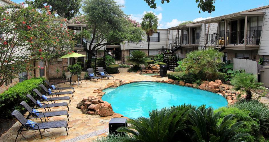Apartment for rent at Waters of Winrock, 6403 Del Monte Dr, Houston, TX 77057