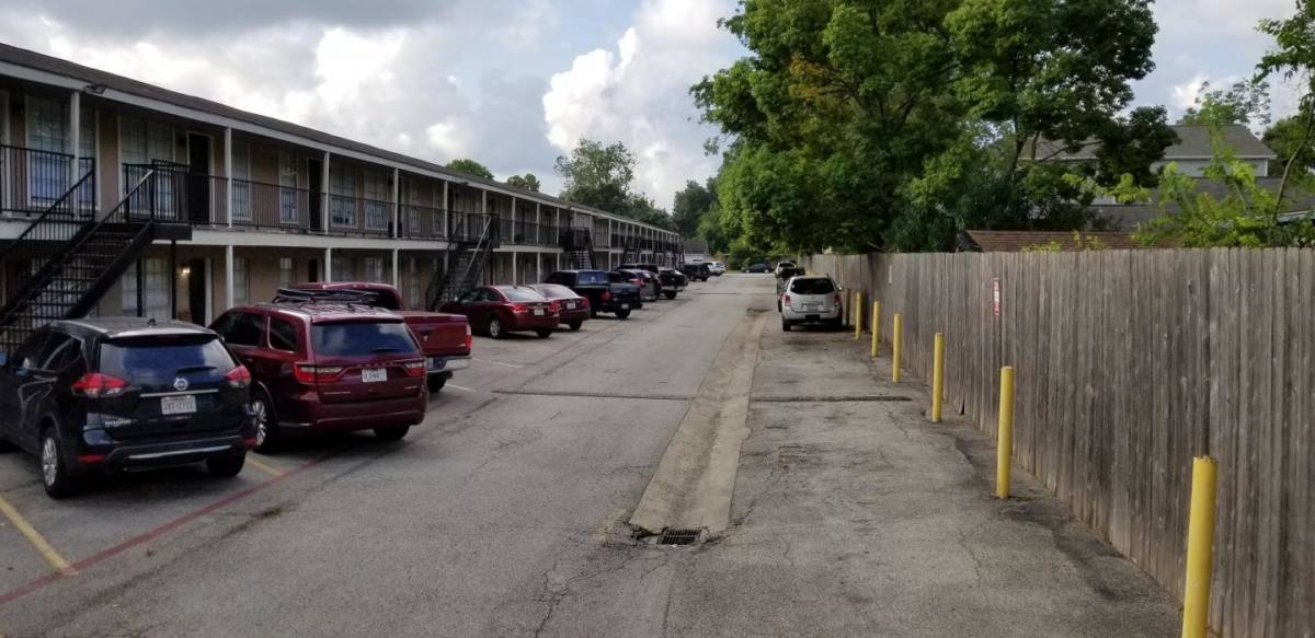 Apartment for rent at Pecan Villa, 4725 N Main St, Houston, TX 77009