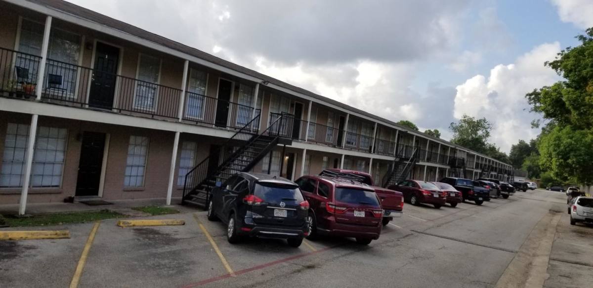 Apartment for rent at Pecan Villa, 4725 N Main St, Houston, TX 77009