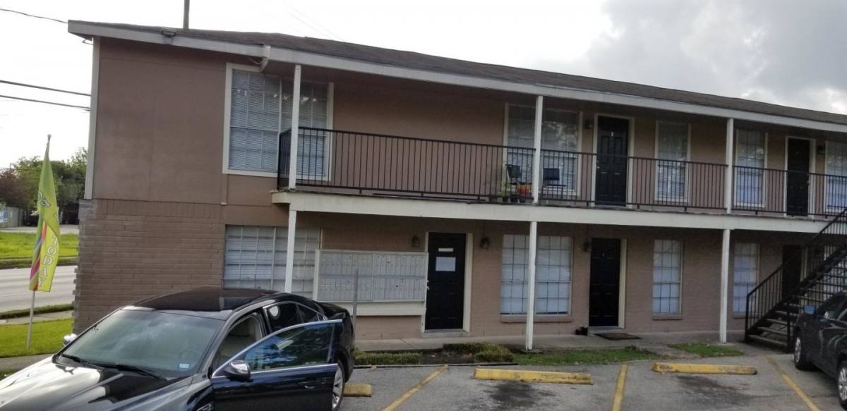 Apartment for rent at Pecan Villa, 4725 N Main St, Houston, TX 77009