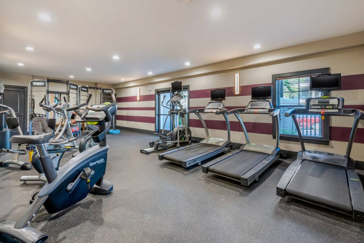 Apartment for rent at Bell at Universal, 6350 Vineland Rd, Orlando, FL 32819