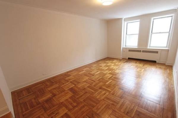 Apartment for rent at 41 Kew Gardens Rd, Kew Gardens, NY 11415