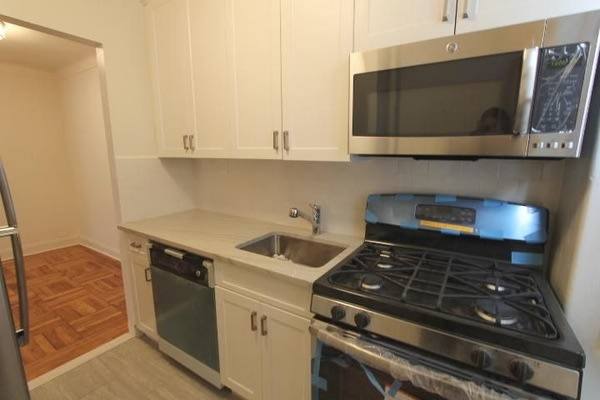 Apartment for rent at 41 Kew Gardens Rd, Kew Gardens, NY 11415