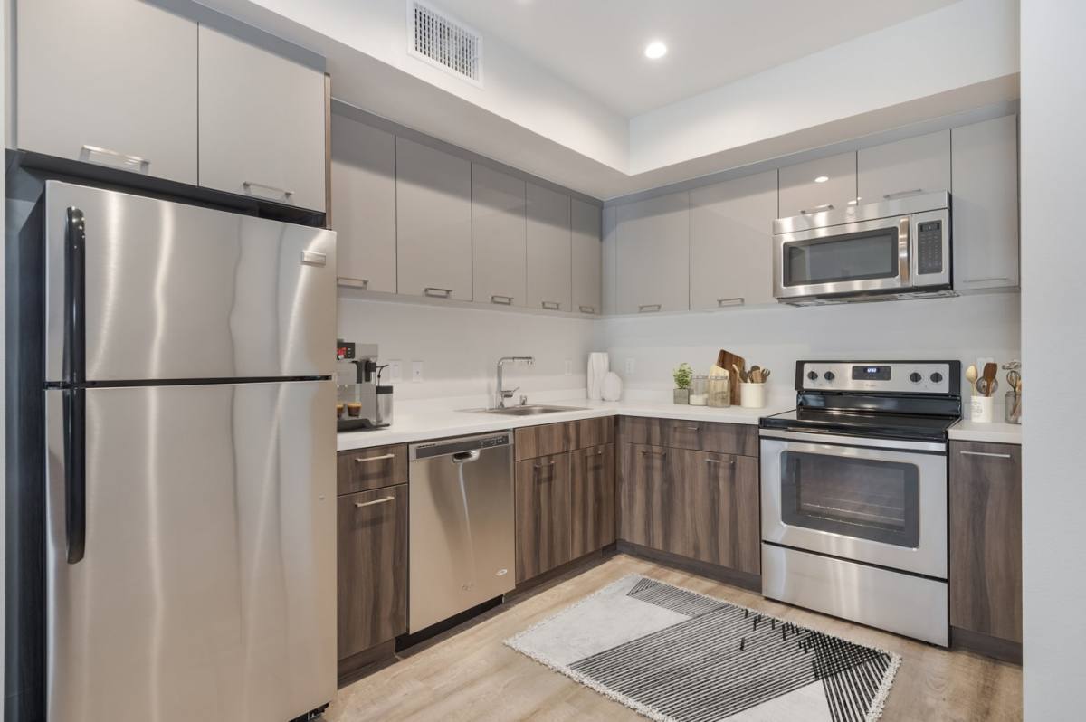 Apartment for rent at Wilshire Valencia, 1515 Wilshire Blvd, Los Angeles, CA 90017