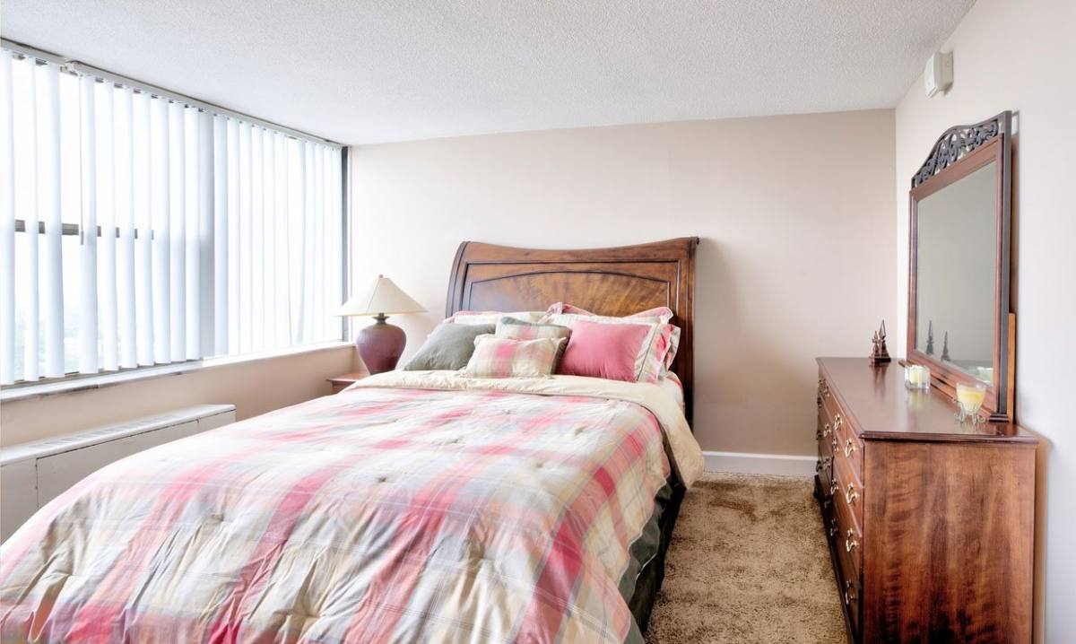 Apartment for rent at Lake Park Tower, 13855 Superior Rd, Cleveland, OH 44118