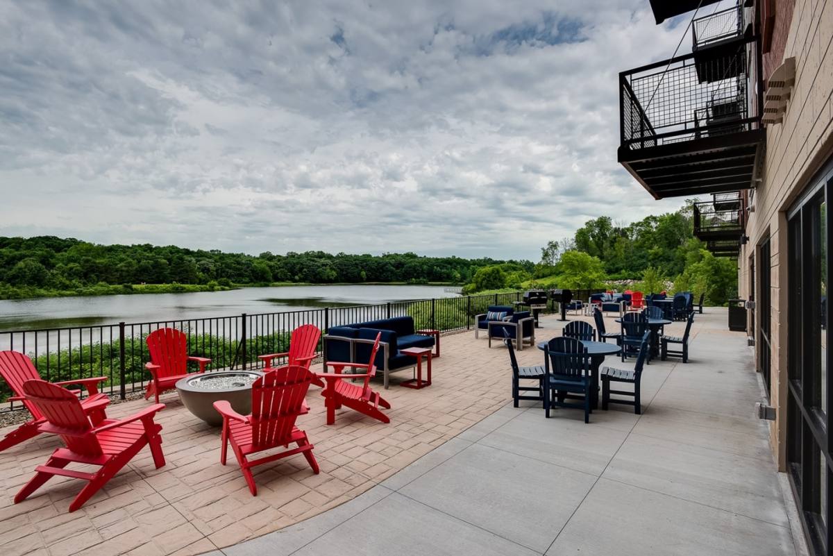 Apartment for rent at Lake Jonathan Flats, 3000 N Chestnut St, Chaska, MN 55318