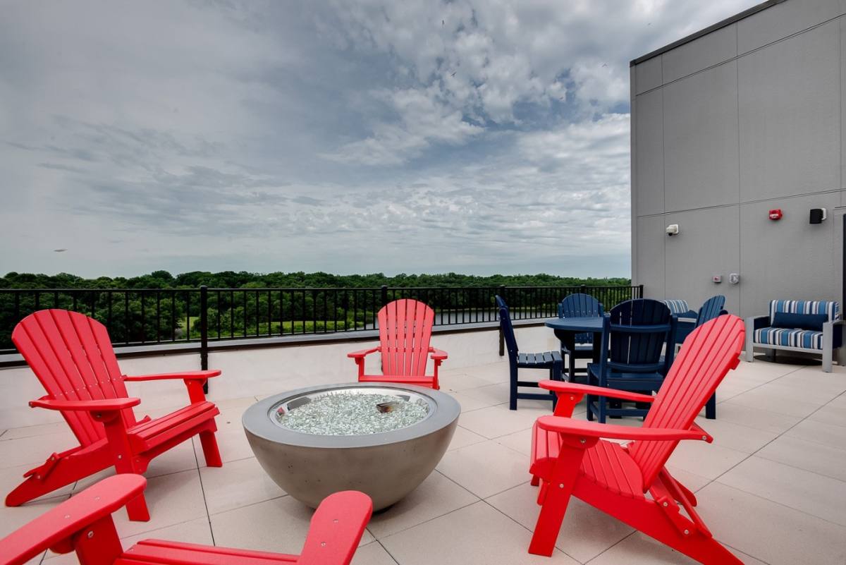 Apartment for rent at Lake Jonathan Flats, 3000 N Chestnut St, Chaska, MN 55318