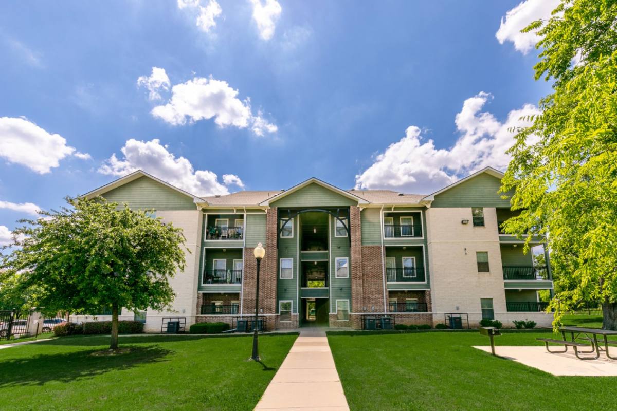 Apartment for rent at Senior Housing - Oak Timbers, 308 E Terrell Ave, Fort Worth, TX 76104