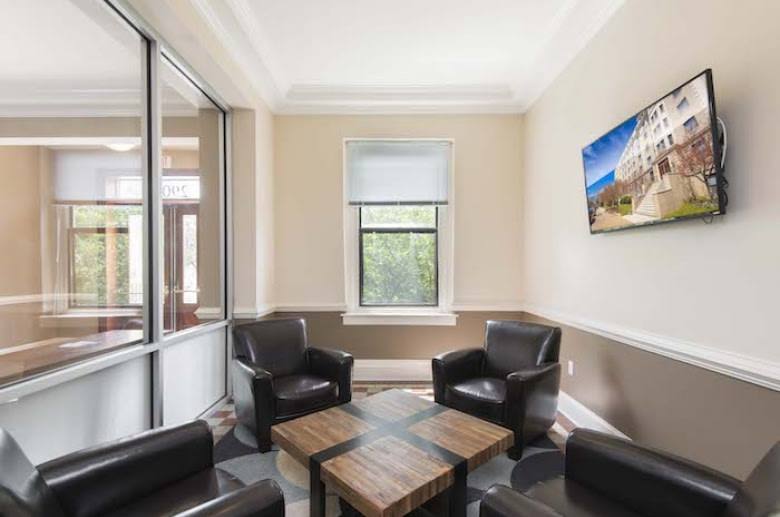 Apartment for rent at Kensington Court, 2900 Kensington Ave, Richmond, VA 23221