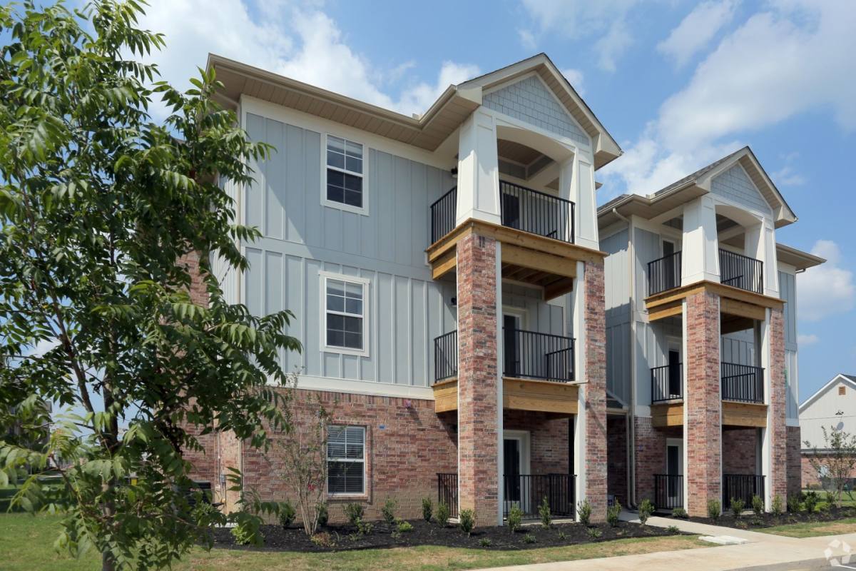 Townhouse for rent at Woodland Park, 4000 S Dixieland Rd, Rogers, AR 72758
