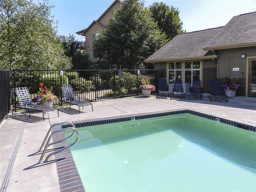 Apartment for rent at Lodges at Lake Salish, 20699 NE Glisan St, Gresham, OR 97030