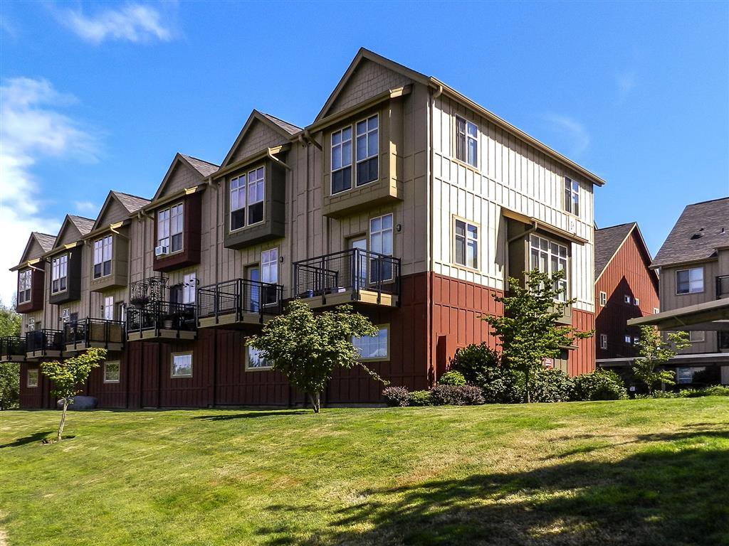 Apartment for rent at Lodges at Lake Salish, 20699 NE Glisan St, Gresham, OR 97030