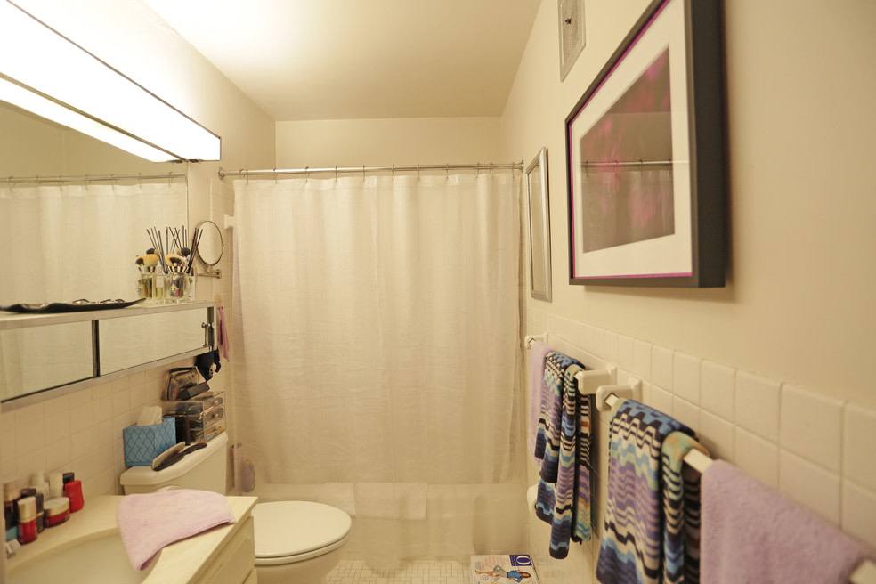 Apartment for rent at Diamond Lake, 100 W Diamond Lake Rd, Minneapolis, MN 55419