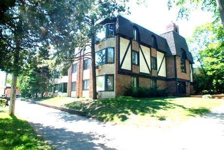 Apartment for rent at Diamond Lake, 100 W Diamond Lake Rd, Minneapolis, MN 55419