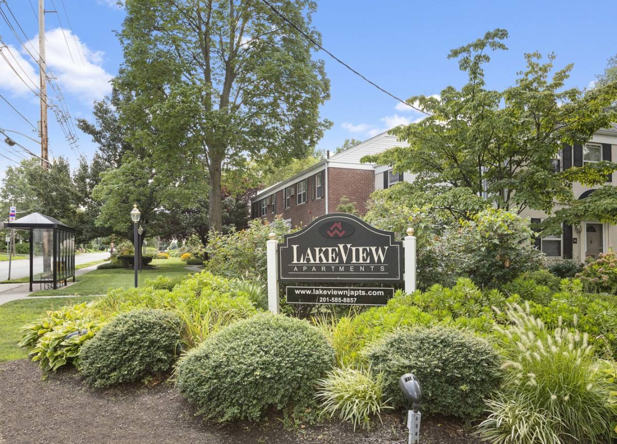 Apartment for rent at Lakeview, 96E Lakeview Ave, Leonia, NJ 07605
