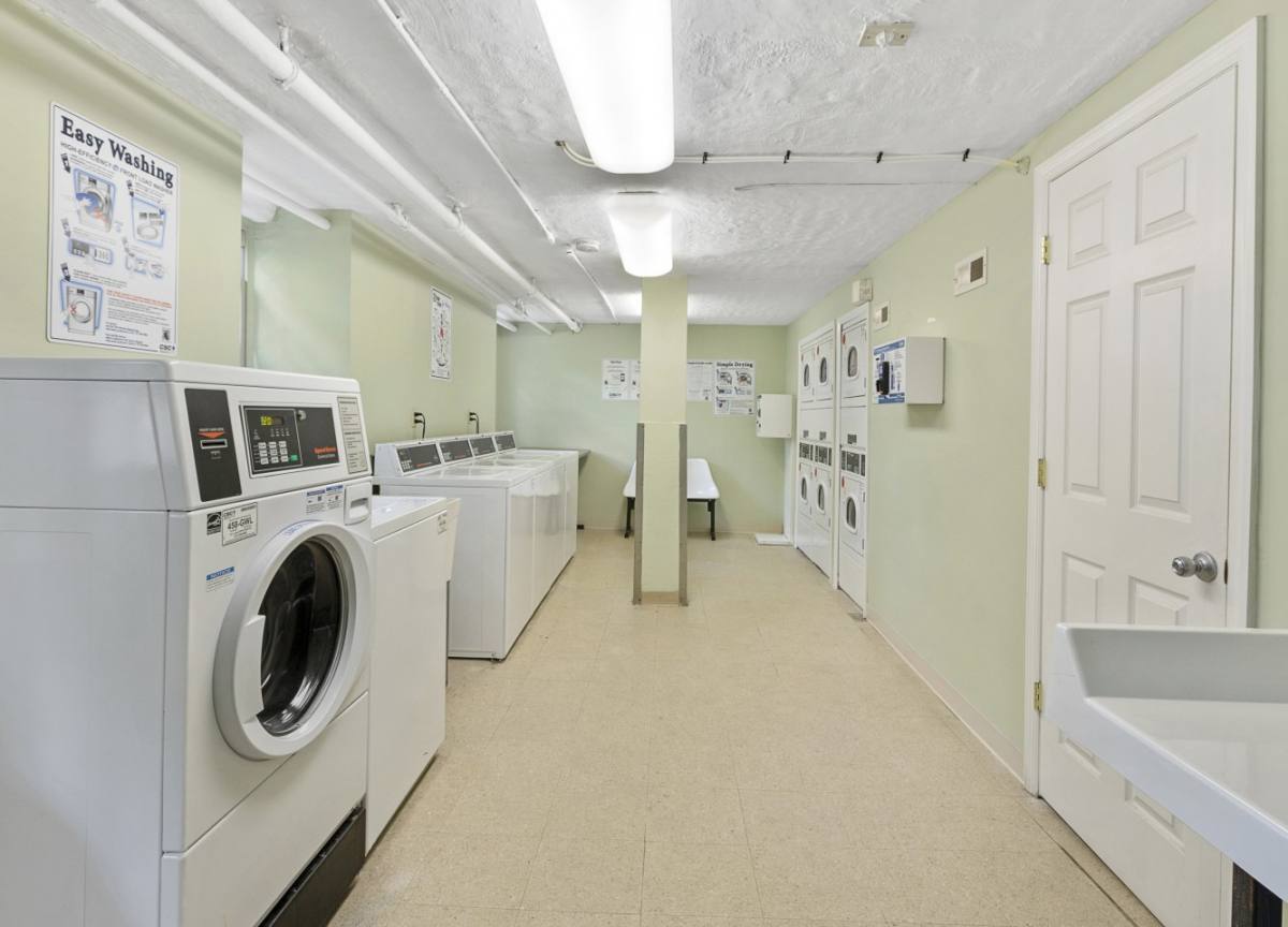 Apartment for rent at Lakeview, 96E Lakeview Ave, Leonia, NJ 07605