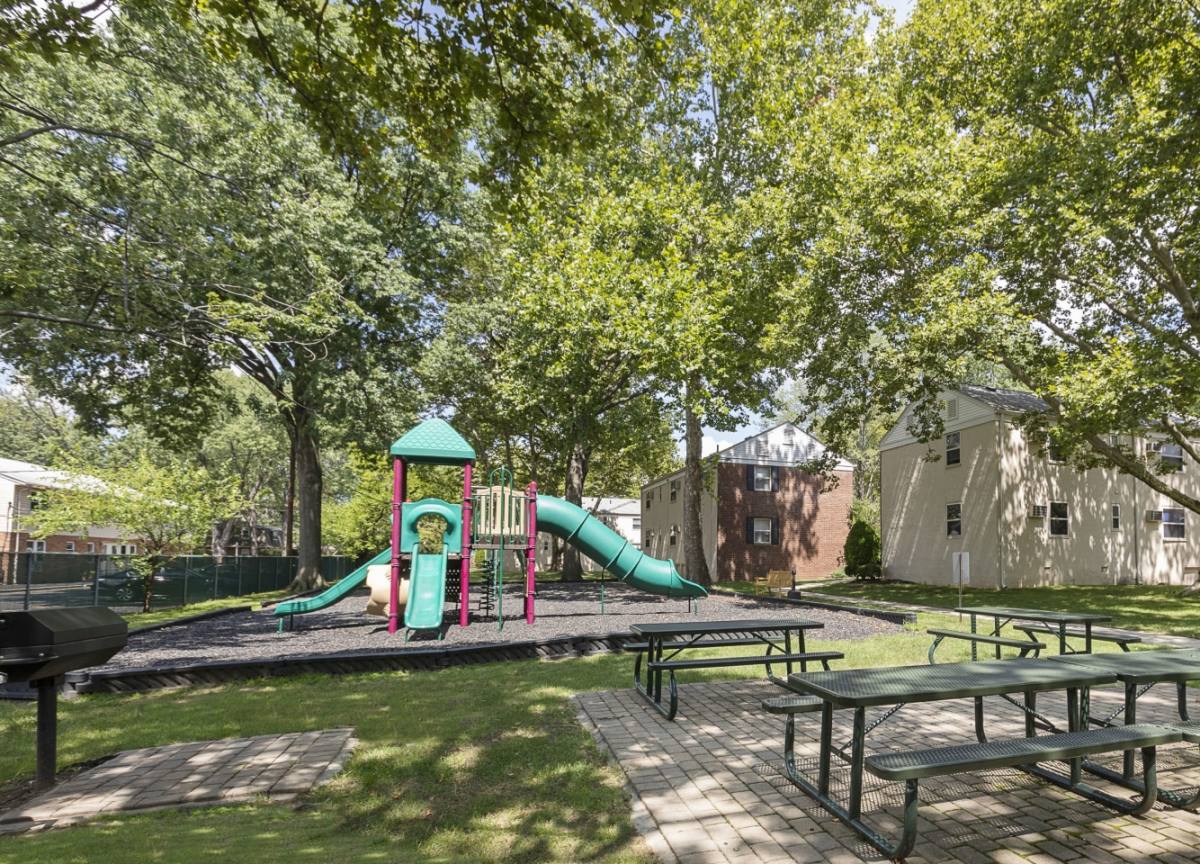 Apartment for rent at Lakeview, 96E Lakeview Ave, Leonia, NJ 07605