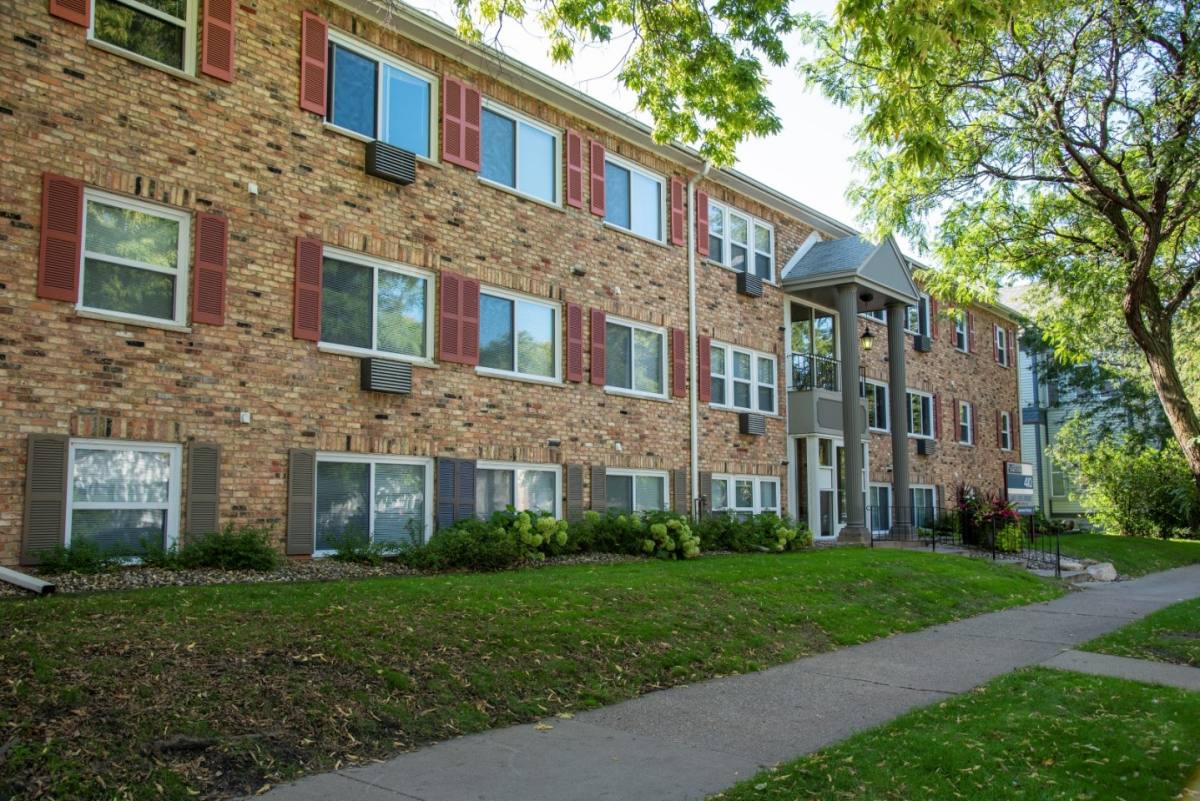 Apartment for rent at 410, 410 6th St SE, Minneapolis, MN 55414