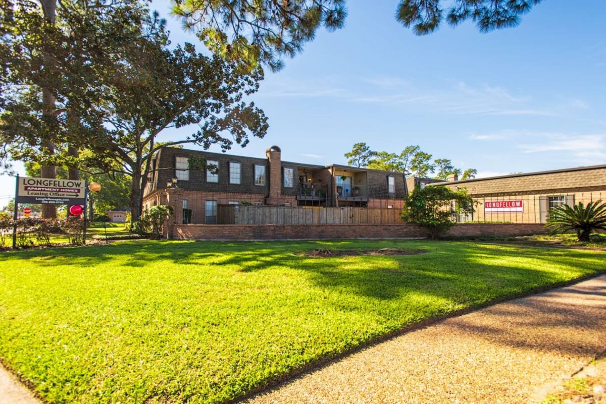 Apartment for rent at Longfellow, 1215 Longfellow Dr, Beaumont, TX 77706