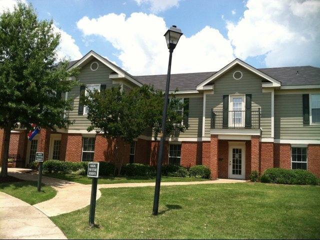 Apartment for rent at Spring Lake, 1000 Spring Lake Blvd, Byram, MS 39272