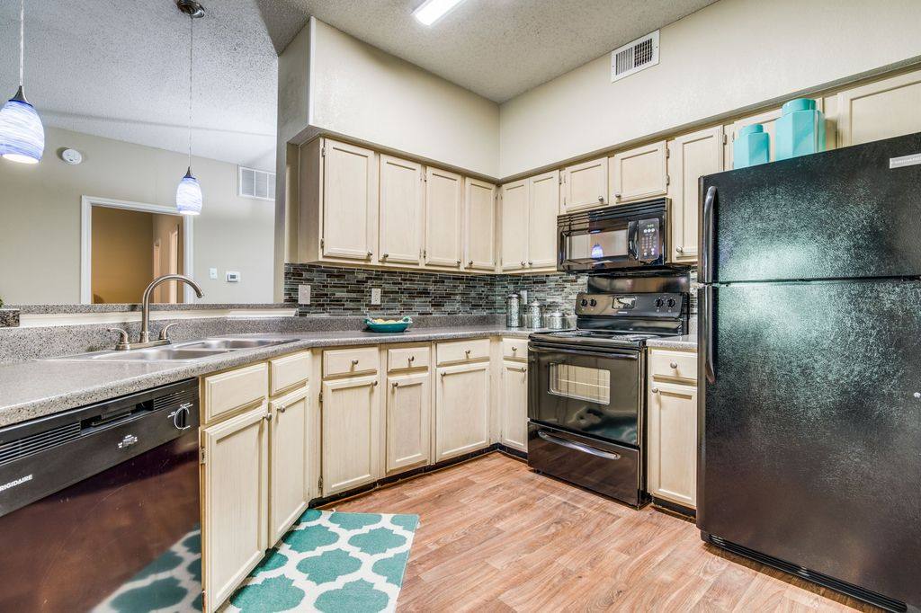 Apartment for rent at Jefferson Ridge, 5301 N Macarthur Blvd, Irving, TX 75038
