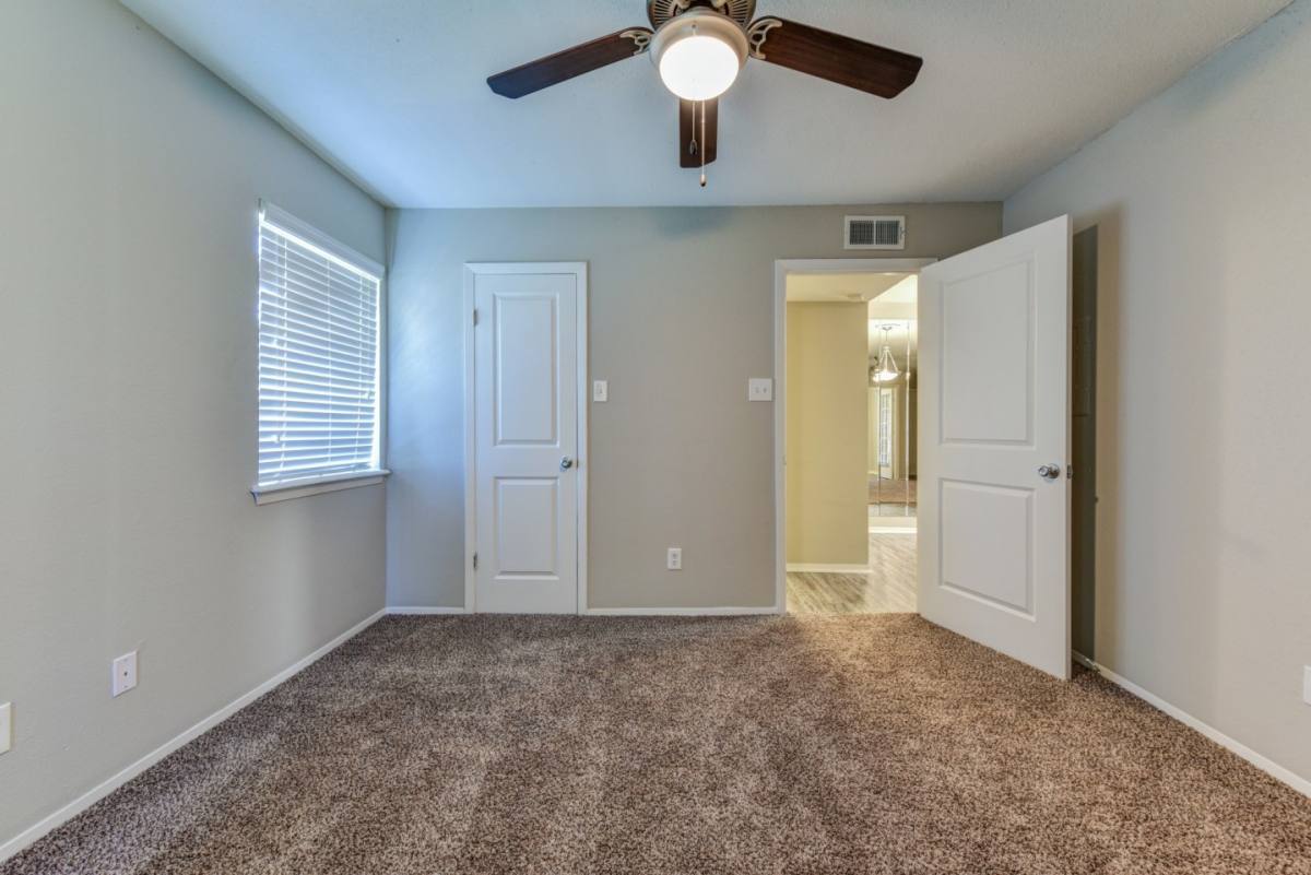 Apartment for rent at Candleridge Park, 1601 Wooded Pine Dr, Houston, TX 77073